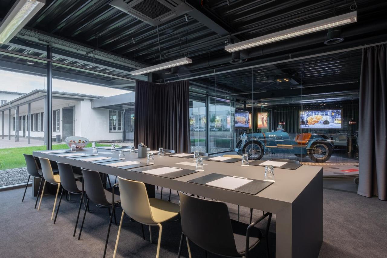 V8 Hotel Koeln At Motorworld Экстерьер фото