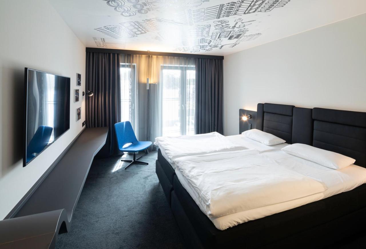 V8 Hotel Koeln At Motorworld Экстерьер фото