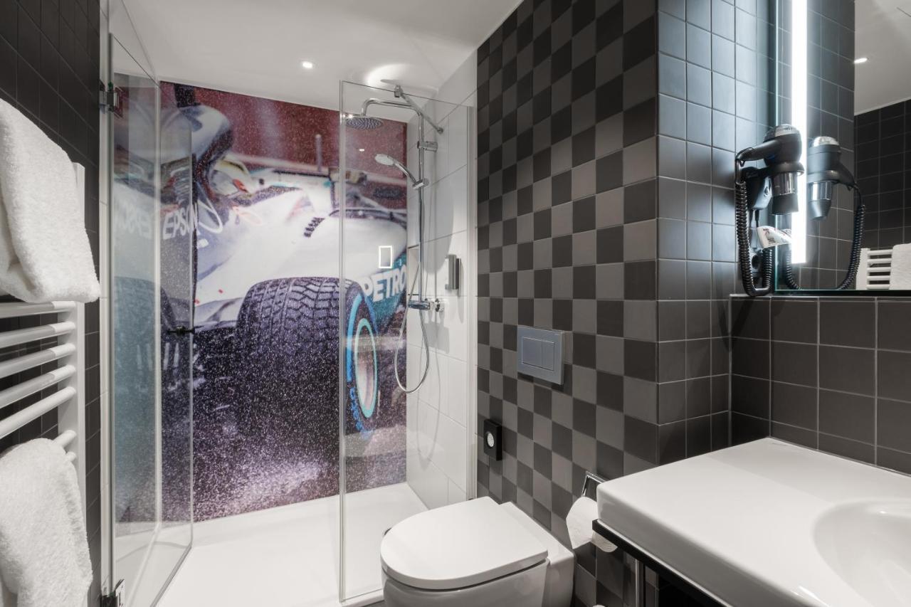 V8 Hotel Koeln At Motorworld Экстерьер фото