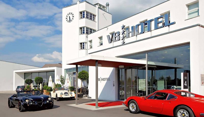V8 Hotel Koeln At Motorworld Экстерьер фото