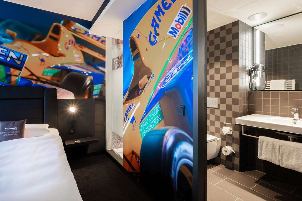 V8 Hotel Koeln At Motorworld Номер фото
