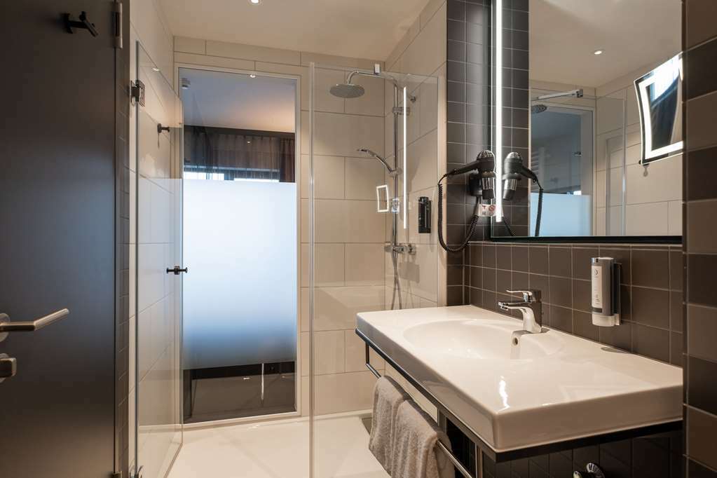V8 Hotel Koeln At Motorworld Номер фото
