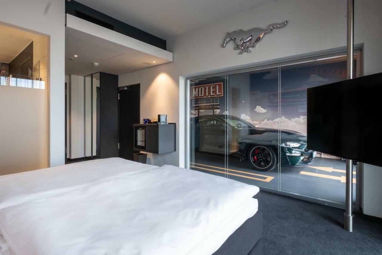 V8 Hotel Koeln At Motorworld Экстерьер фото